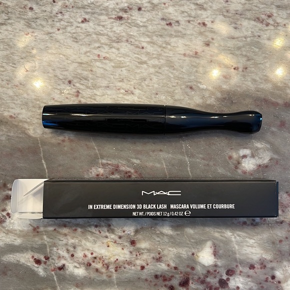 Brand new never been used MAC In Extreme 3D Black lash - Picture 2 of 2